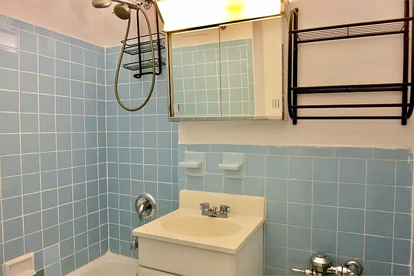 Rented by HOME RESIDENTIAL LLC | media 6