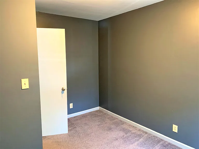 1031 Curran St NW — Photo 12