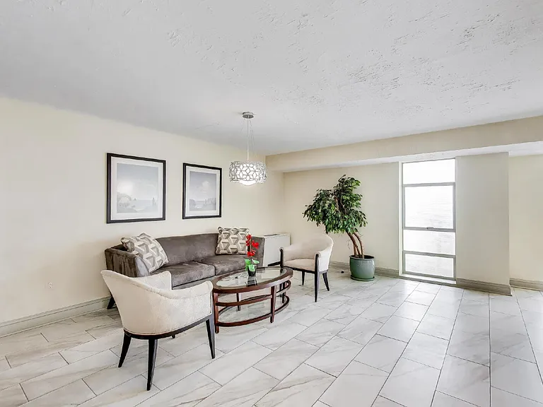 7420 Lakeview Dr #W205 — Photo 6