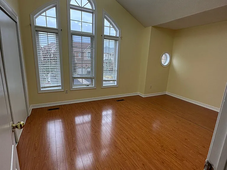 544 Matisse Pl — Photo 17