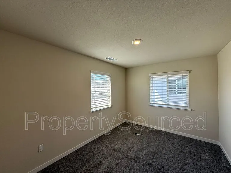 936 W Alameda St #A — Photo 25