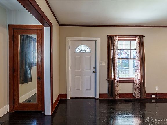 4th image of 25 W Fairview Ave