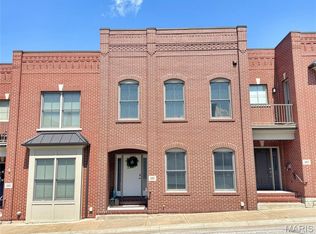 105 E Main St, Washington, MO 63090