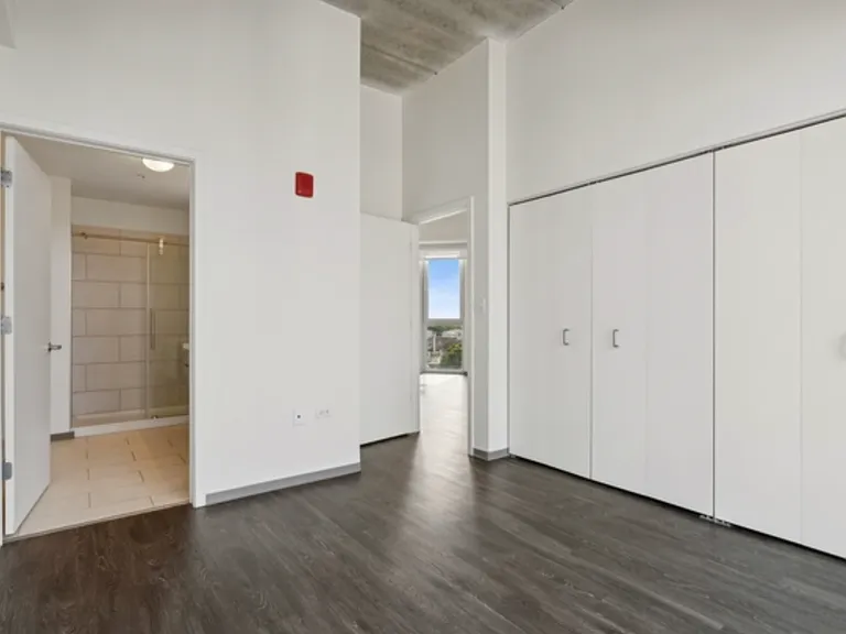1922 N Milwaukee Ave #506 — Photo 7