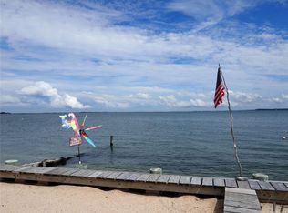 110 Rabbit Ln, East Marion, NY 11939