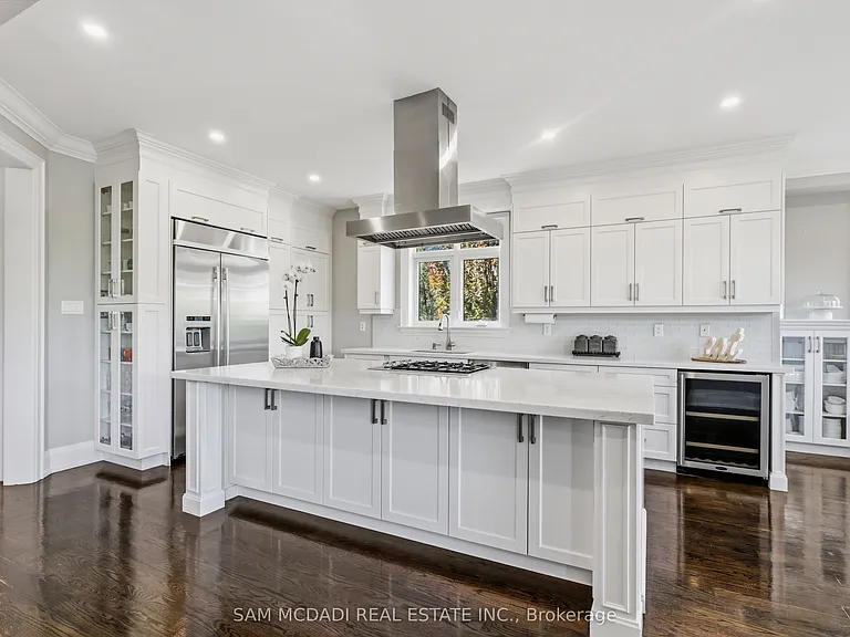 962 Fredonia Dr #UPPER — Photo 10