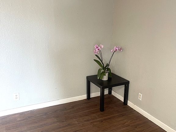 2nd image of 2200 Tabor Ct