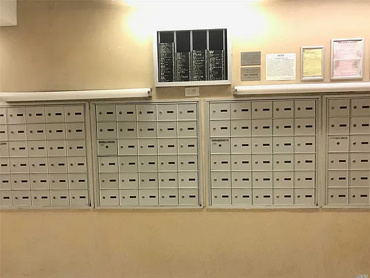 Sold by Winzone Realty Inc | media 7