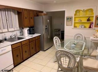 121 N Swarthmore Ave, Ventnor, NJ 08406
