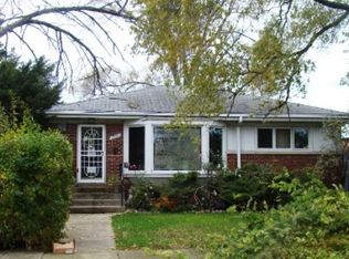 5130 Davis St, Skokie, IL 60077