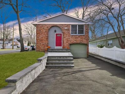 97 Lake Promenade, Ronkonkoma, NY, 11779