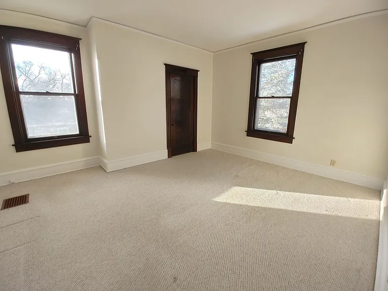 305 Phoenix Ave — Photo 10