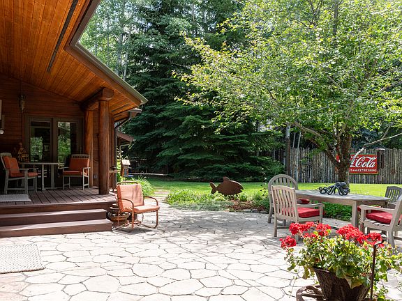 3rd image of 106 Canyon Dr
