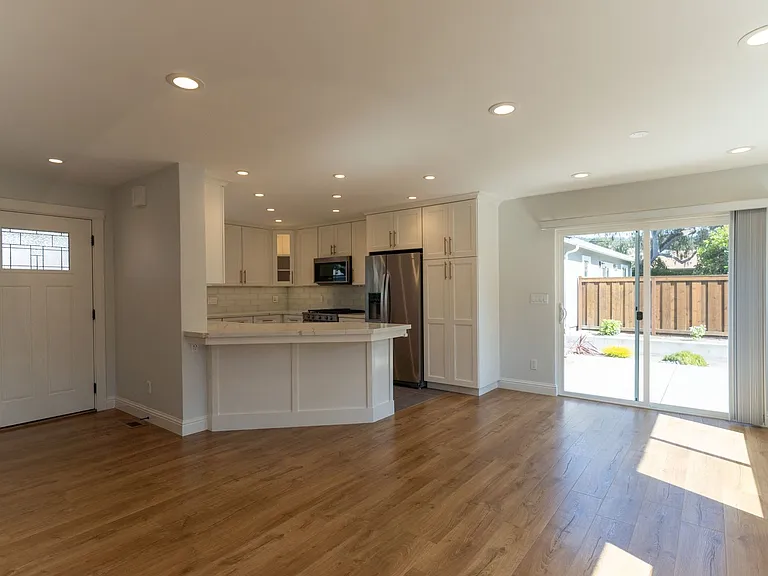 1313 Lawton Ave #A — Photo 6