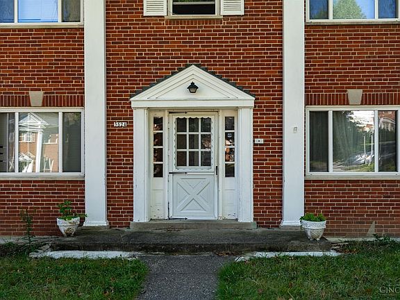 2nd image of 3524 Hazelwood Ave