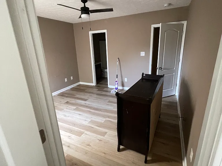 207 Grove Ln — Photo 1