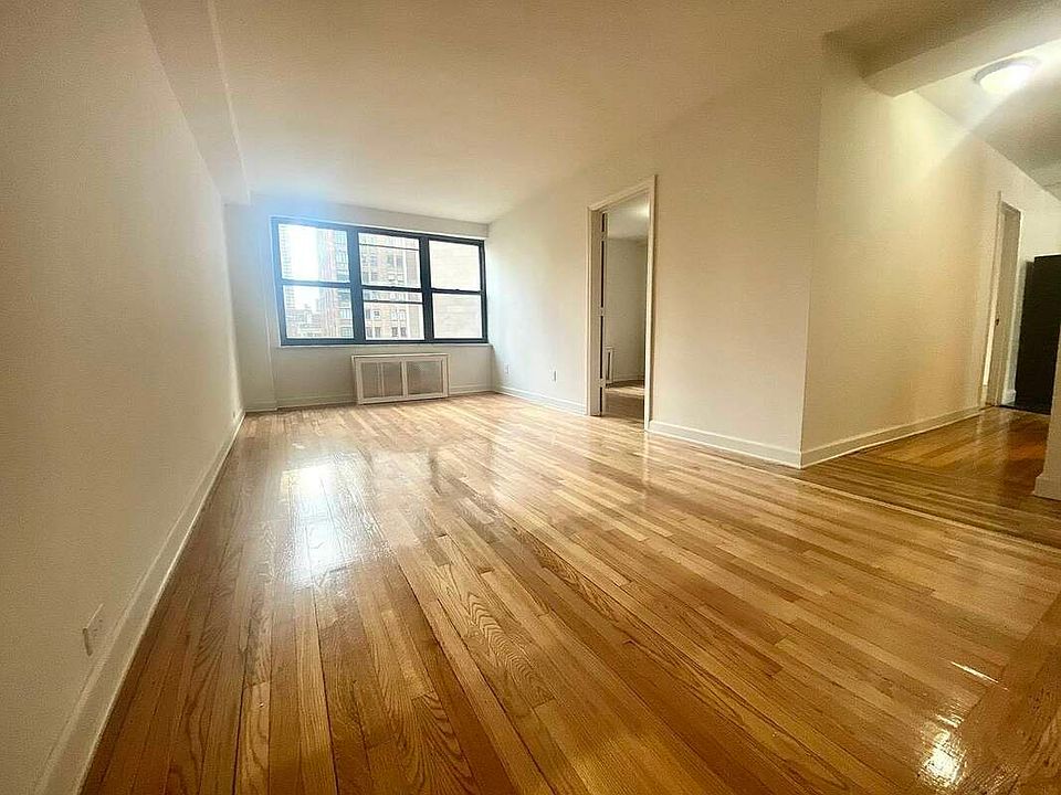 1st image of 330 E 43rd St APT 1004