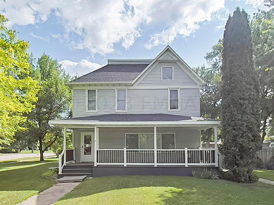 132 3rd Ave NE, Mayville, ND 58257 Zillow