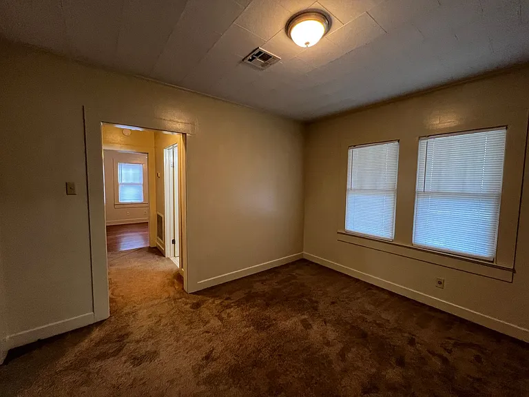 119 Saint Julien Ave — Photo 8