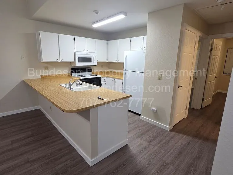 27 Arbor Ct — Photo 1