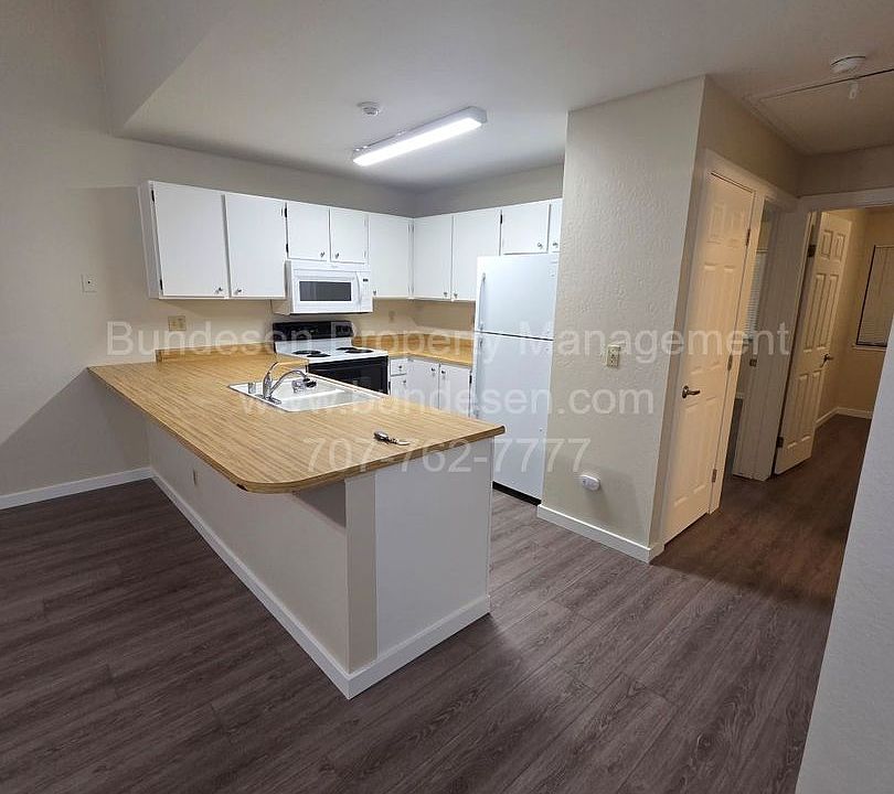 1st image of 27 Arbor Ct