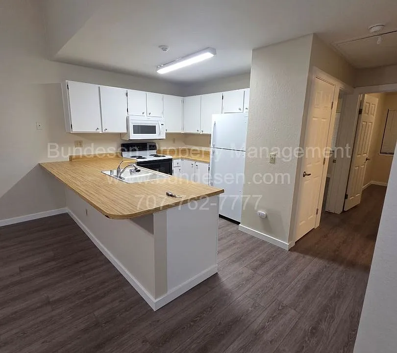 27 Arbor Ct