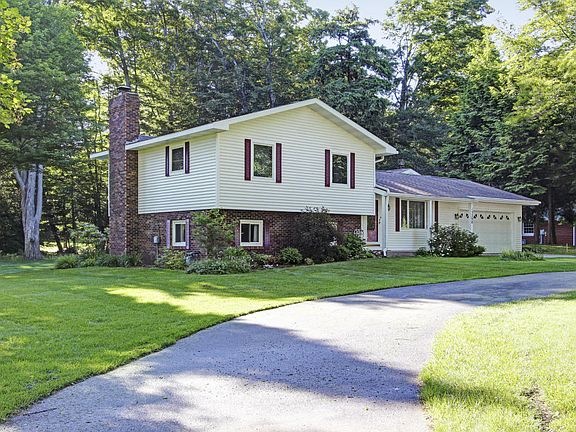3rd image of 13298 Lakeshore Dr