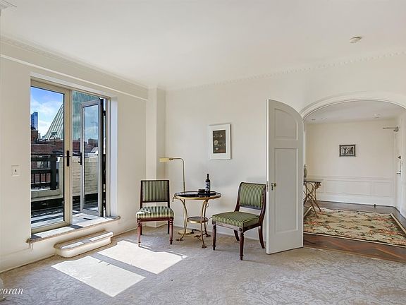 4th image of 35 E 76th St #1708