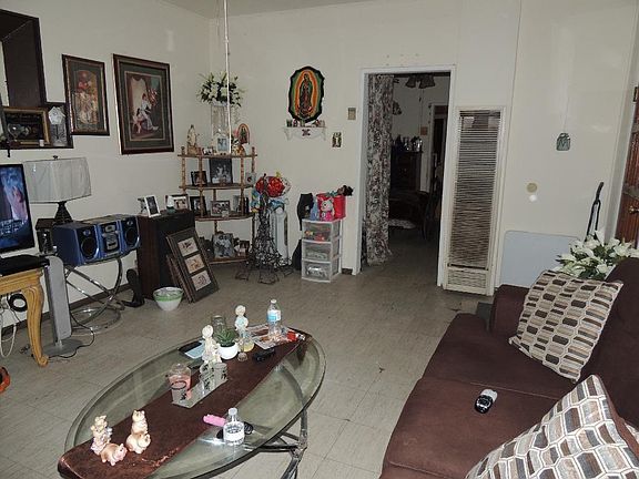 5th image of 2921 Cypress Ave