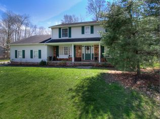 37220 Windy Hill Ln, Solon, OH 44139