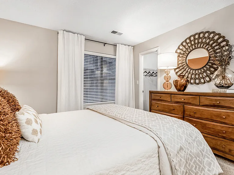 Paces Pointe Apartment Homes — Photo 15