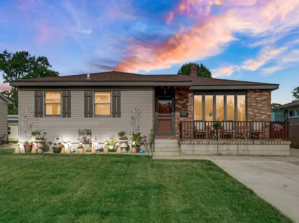 807 N Rensselaer St, Griffith, IN 46319