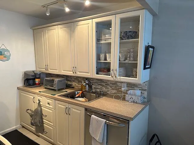 4039 Exeter Dr #C — Photo 5