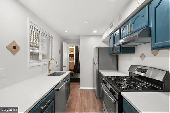 Kitchen w/stainless steel appliances