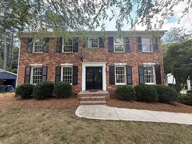 5017 Sandlewood Dr — Photo 2