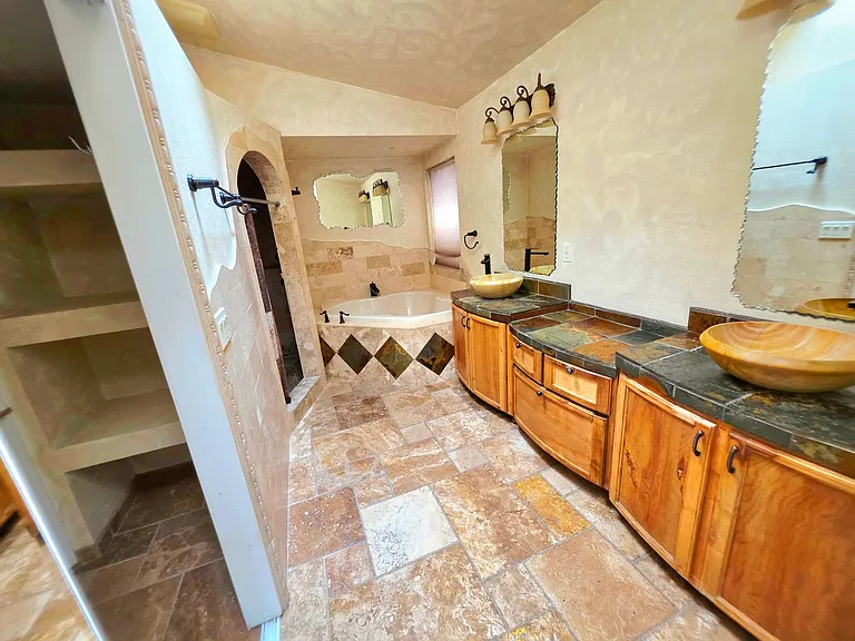 4106 E Becker Ln — Photo 11