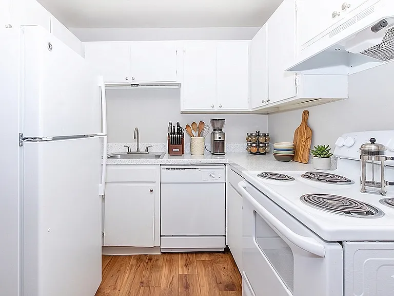 Pikes - kitchen 2