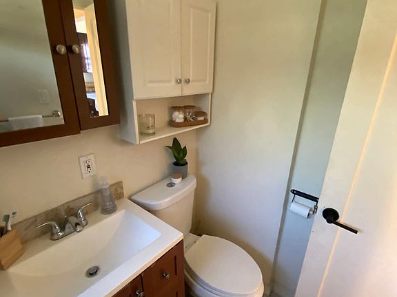 4th image of 1239 1/2 27th St