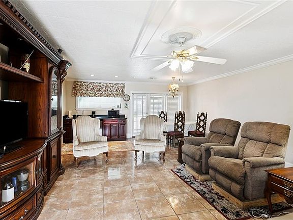 4th image of 1408 Avenue D