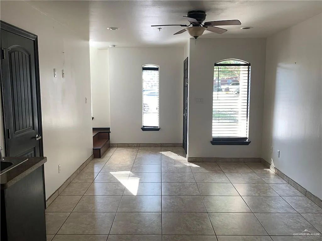 Building Photo - 301 S 49th St #1