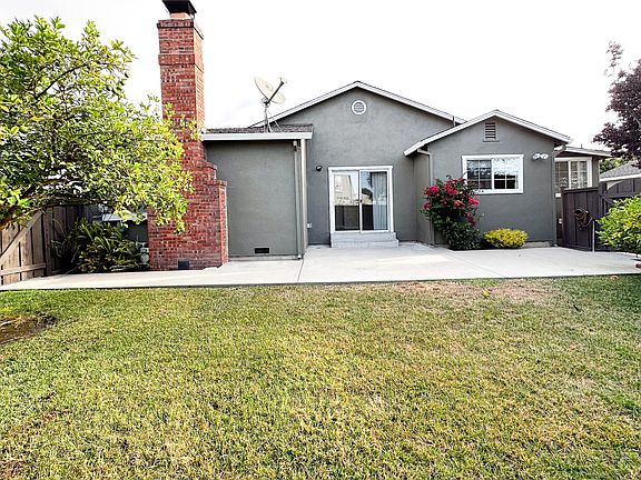 2nd image of 902 4th Ave