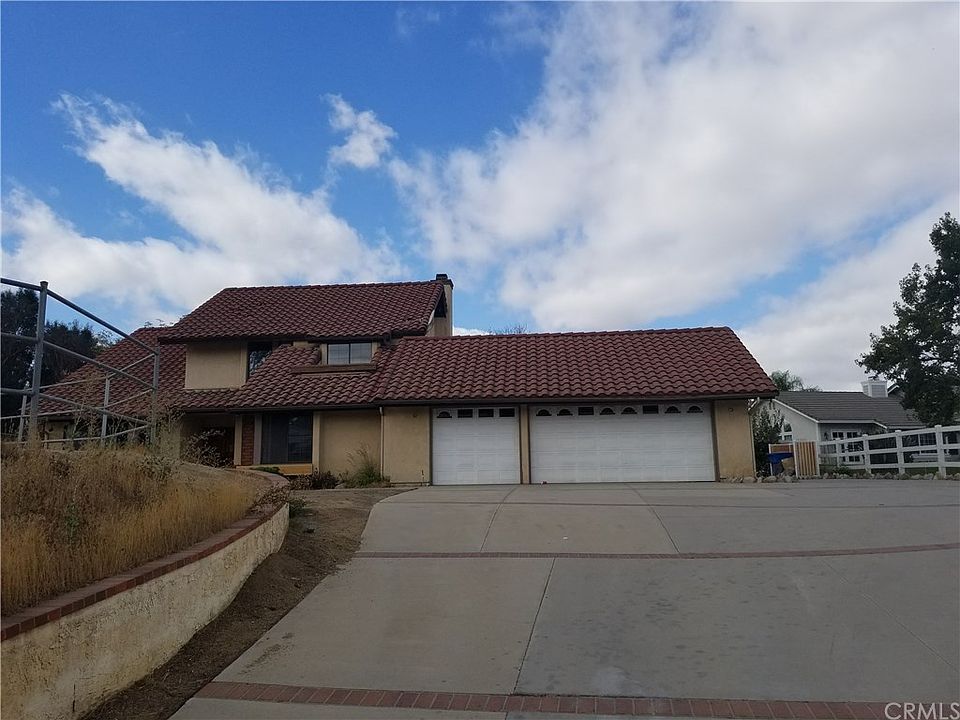 2nd image of 18477 Chickory Dr