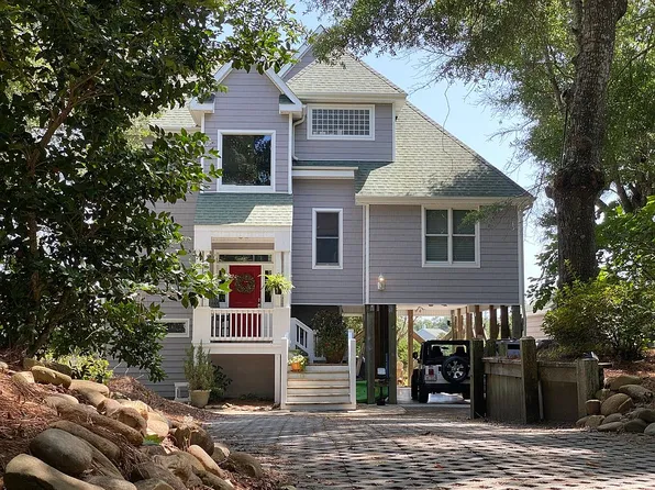 7205 Archers Creek Dr, Emerald Isle, NC 28594