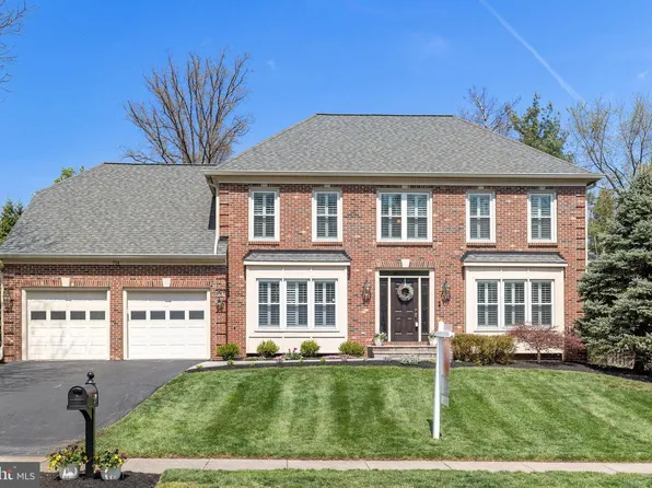 714 Old Hunt Way, Herndon, VA 20170