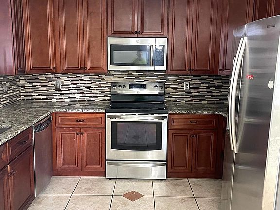 5th image of 222 Gemwood Ct