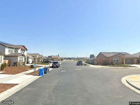 Exterior Neighborhood (street photo)