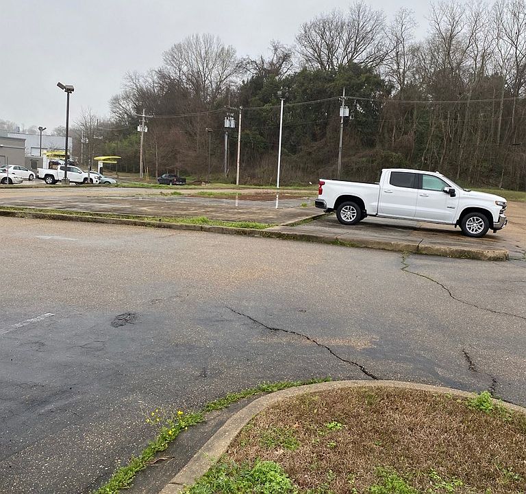 2nd image of 2269 N Frontage Rd