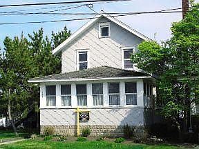 2nd image of 1241 Bay Ave