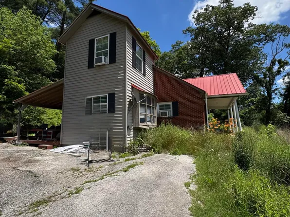 44 Smith Br, Grayson, KY 41143