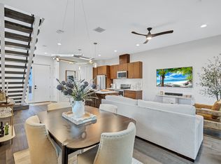 349 7th St S, Saint Petersburg, FL 33701